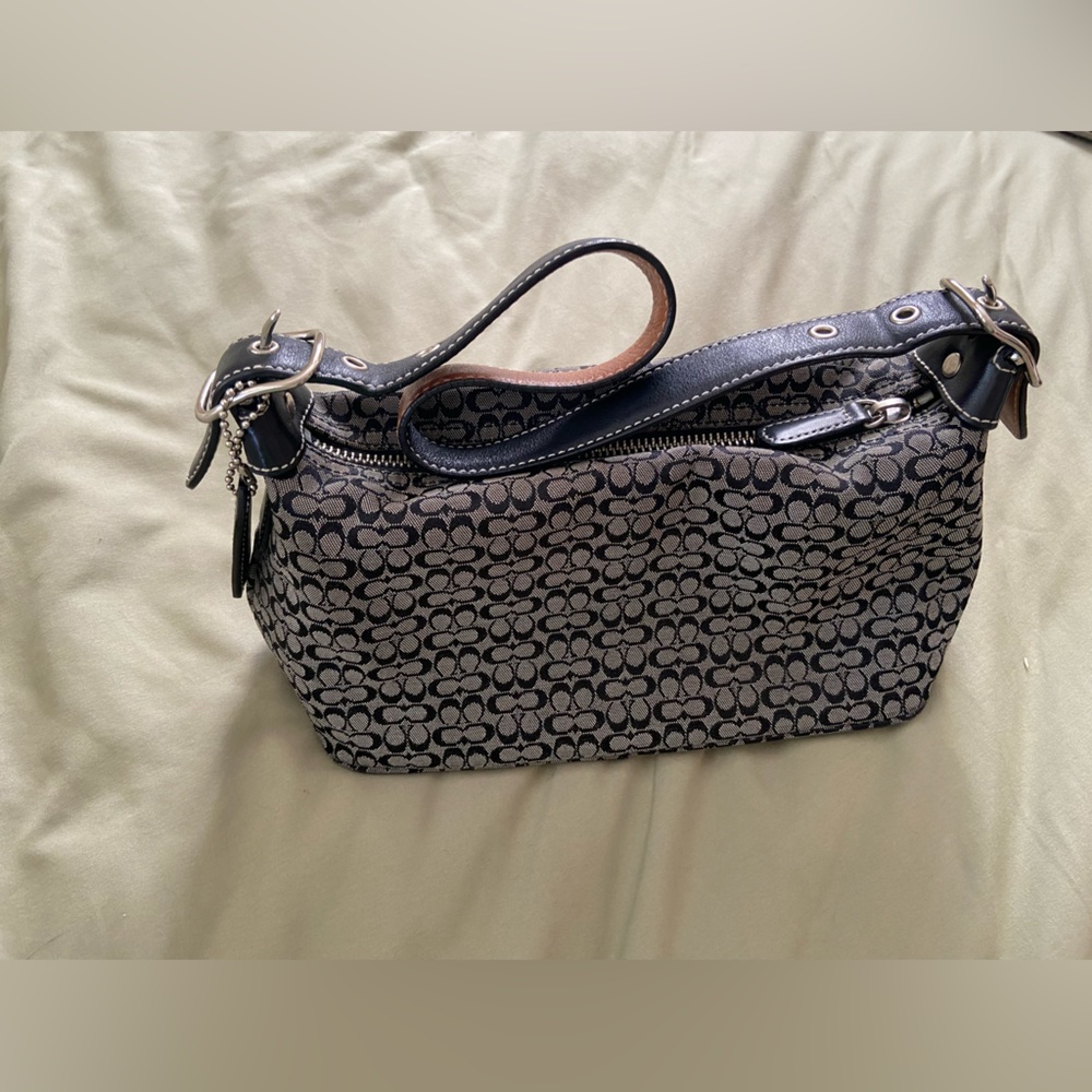 Vintage coach baguette shoulder purse